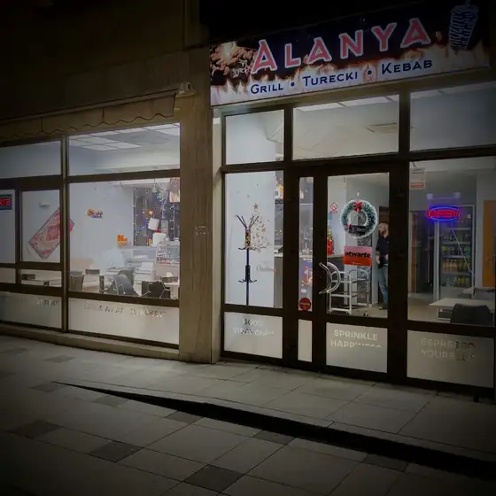 Szyld po zmroku